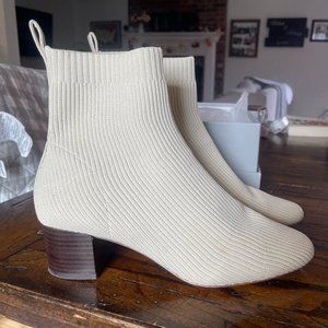 Everlane High-Ankle Glove Boot in Bone, size 8